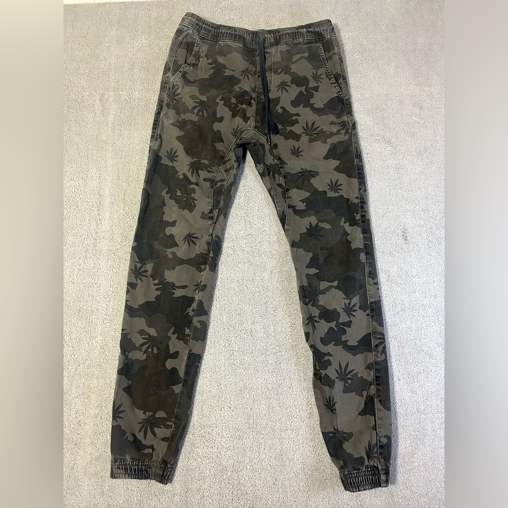 Charles and Half Jogger Pants Mens Size Small Grey Camo print